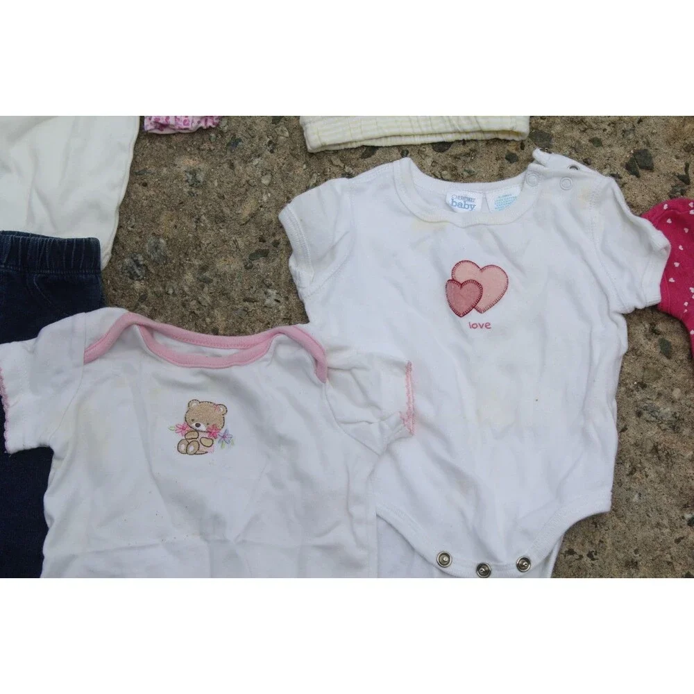 Lot of 27 pcs Baby Girl Clothes 3M, 0-3M Outfits Sleepers CUTE FALL Wardrobe